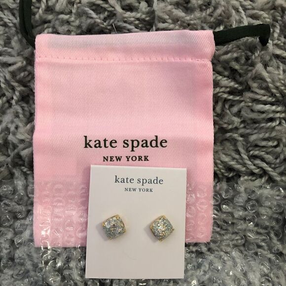 NWT kate spade new york
Mini Small Square Stud Earrings - Picture 6 of 6